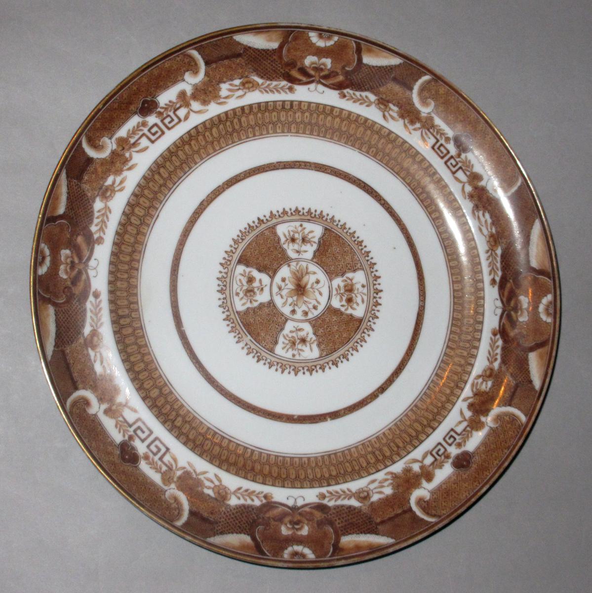2015.0030.002.010 Plate