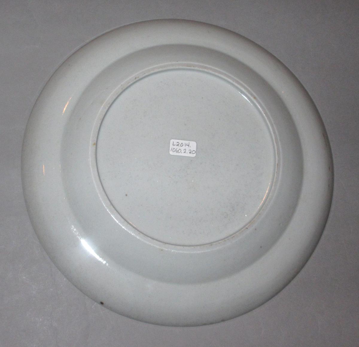 2015.0030.002.020 Plate underside
