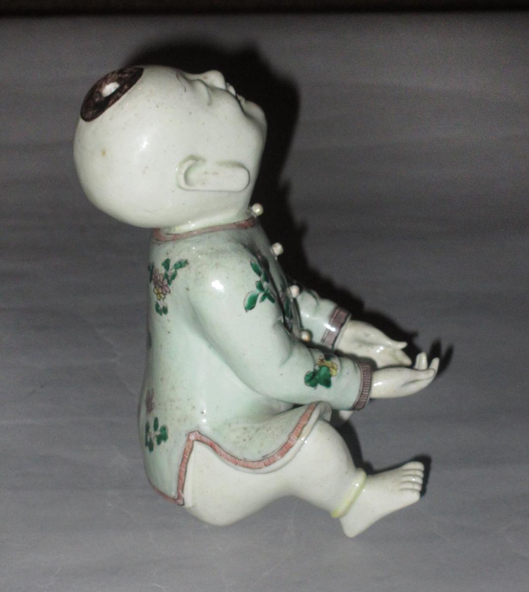 2015.0030.003 Laughing Boy figure side view