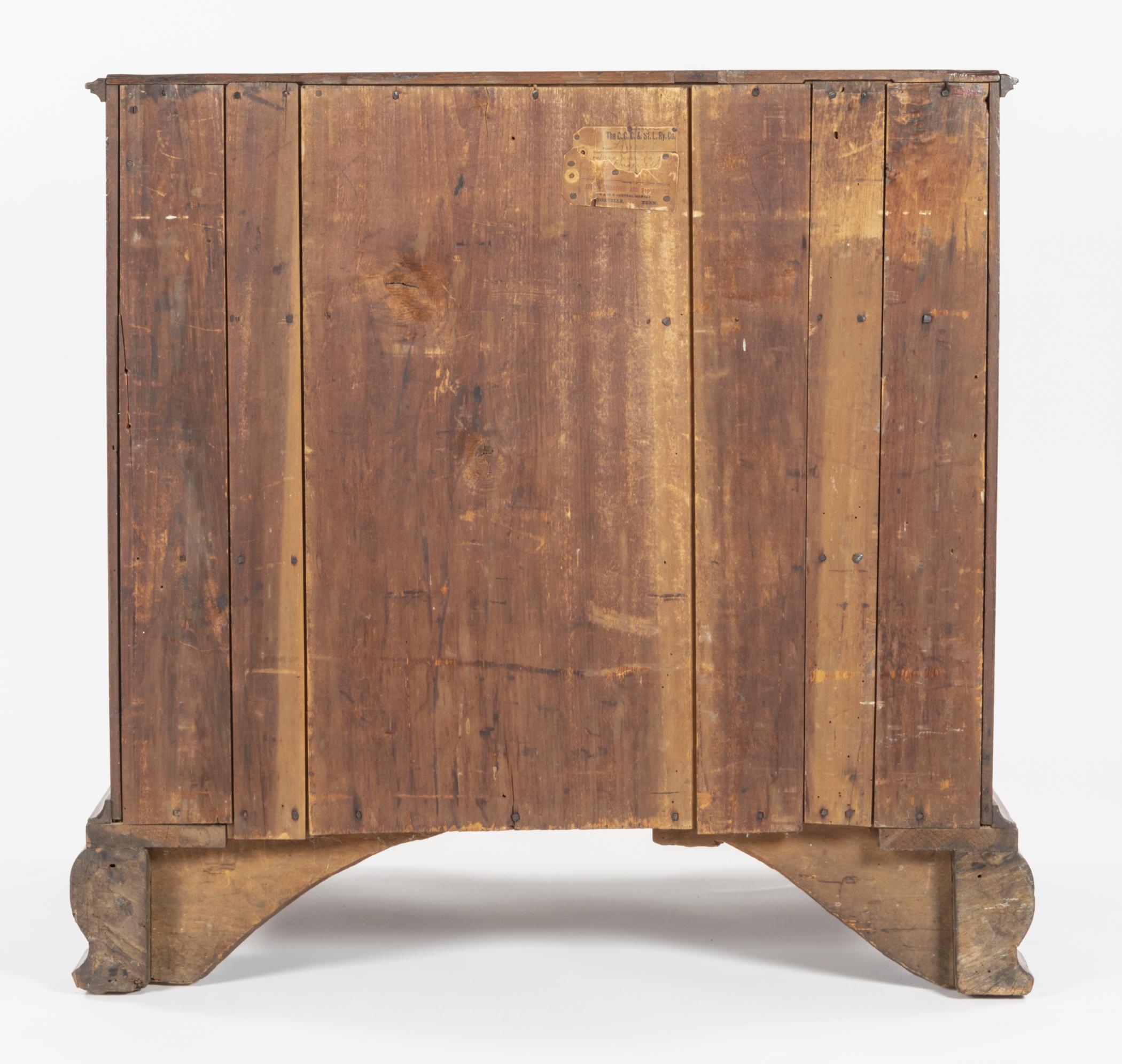 2015.0002 Chest of drawers, view 3