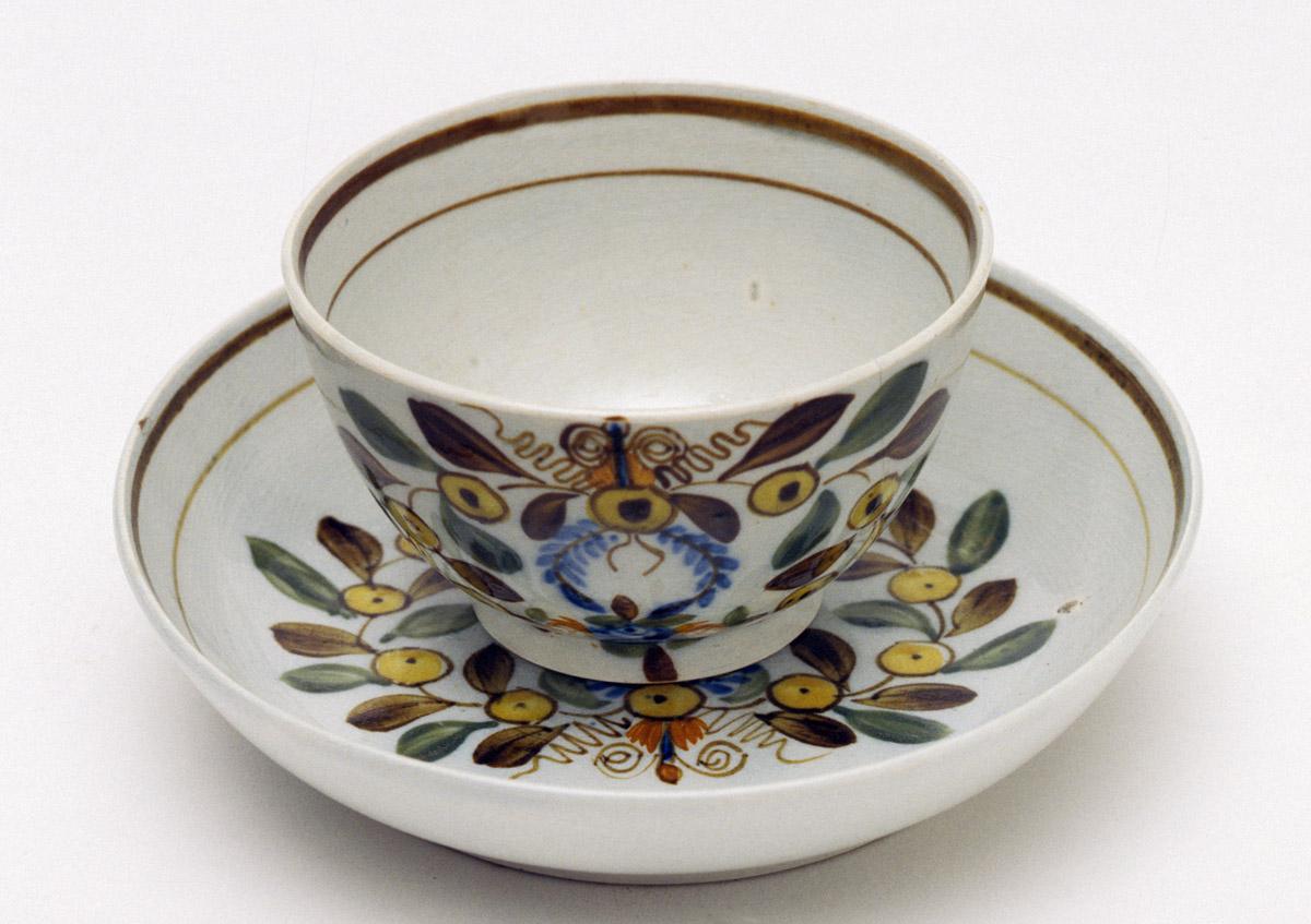 1959.1177 A, B Teabowl and saucer