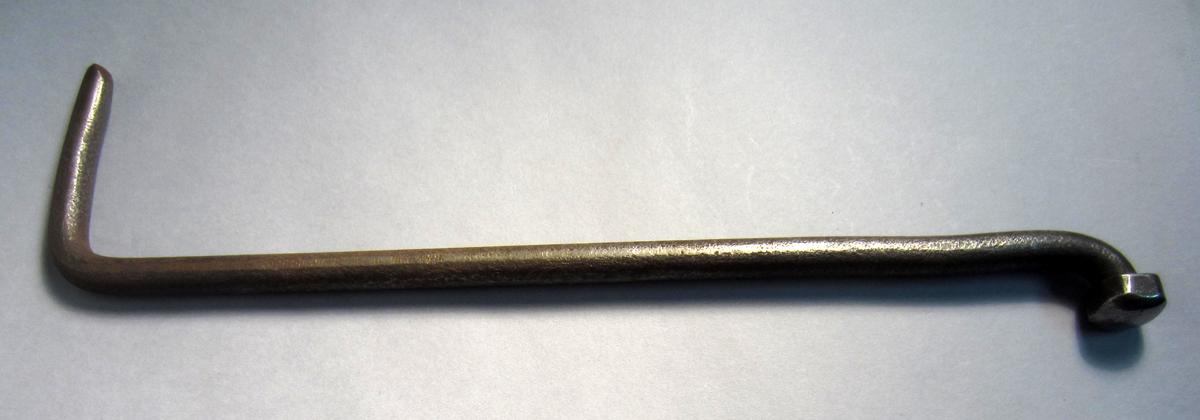 1986.0050.579 Shaping tool, View 2