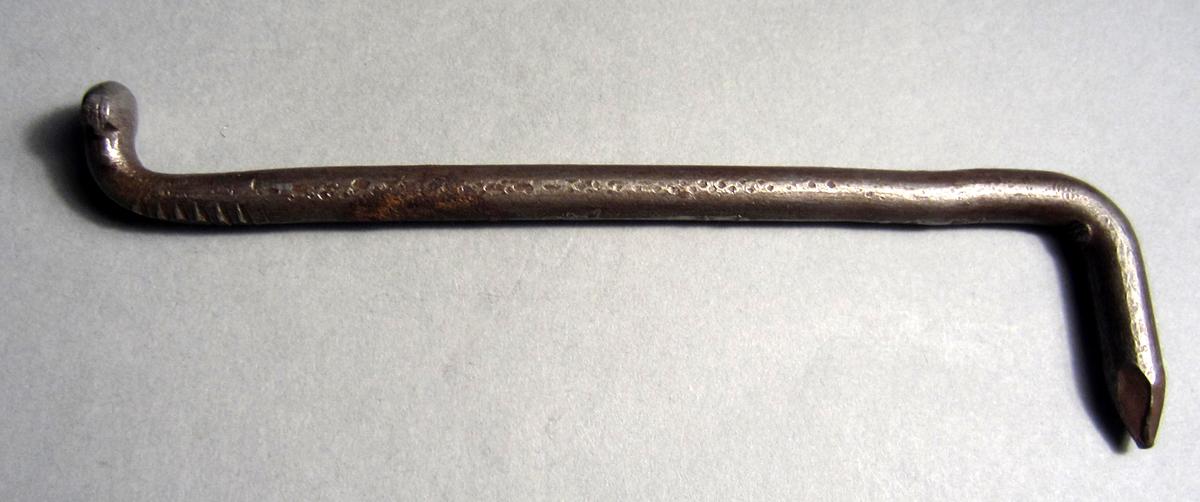 1986.0050.575 Shaping tool, View 2