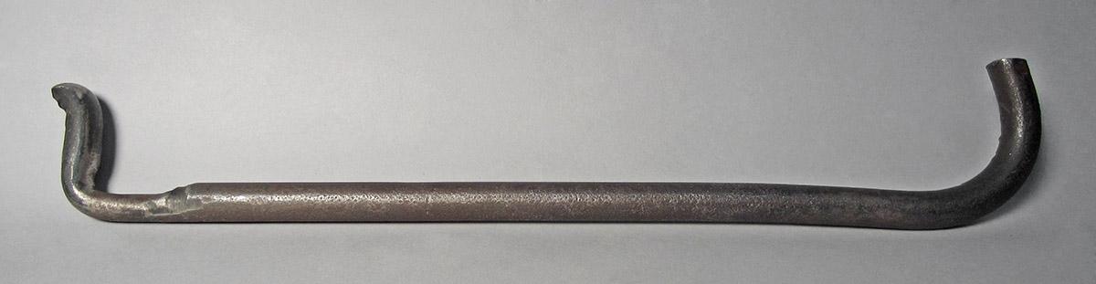 1986.0050.673, Shaping stake, side 1