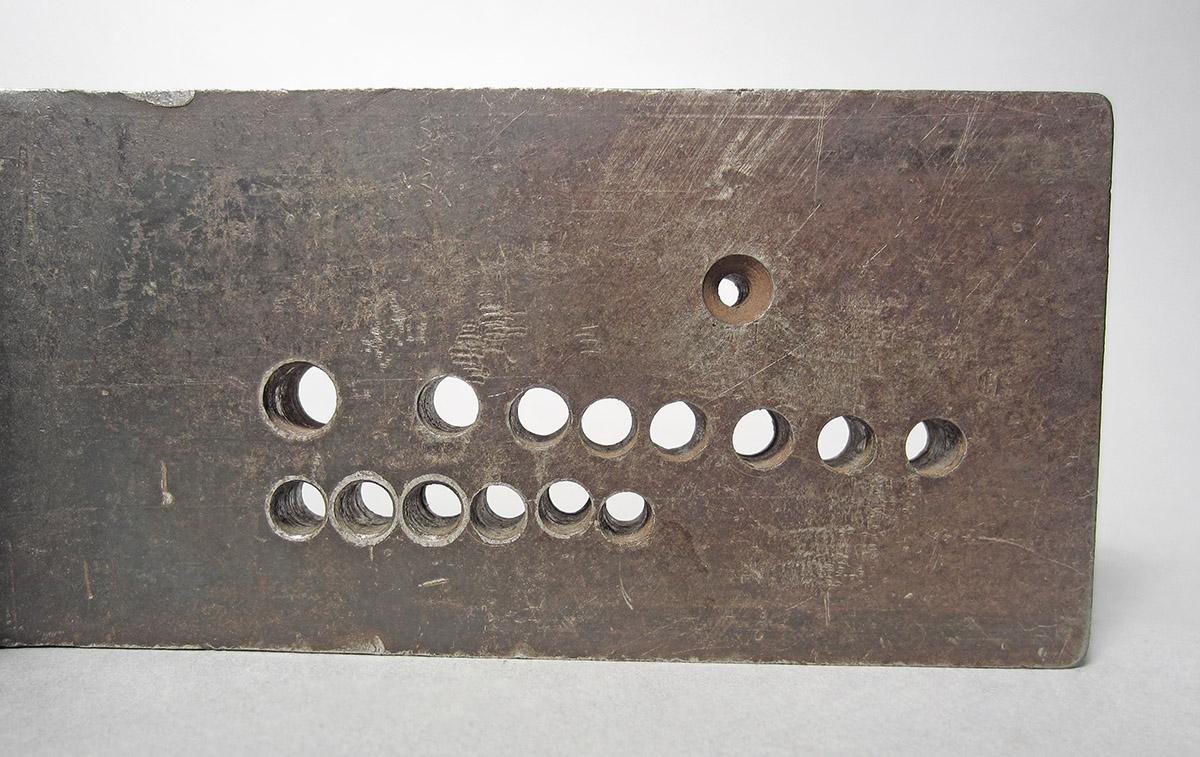 1986.0050.674, Shaping tool, detail 1