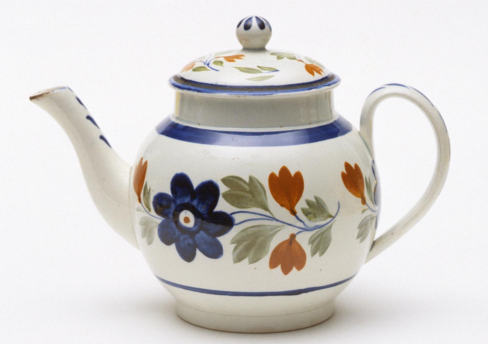 1959.1189 A, B Pearlware teapot