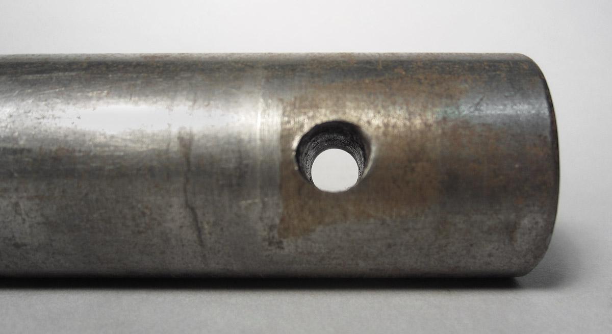 1986.0050.688, Rod, hole
