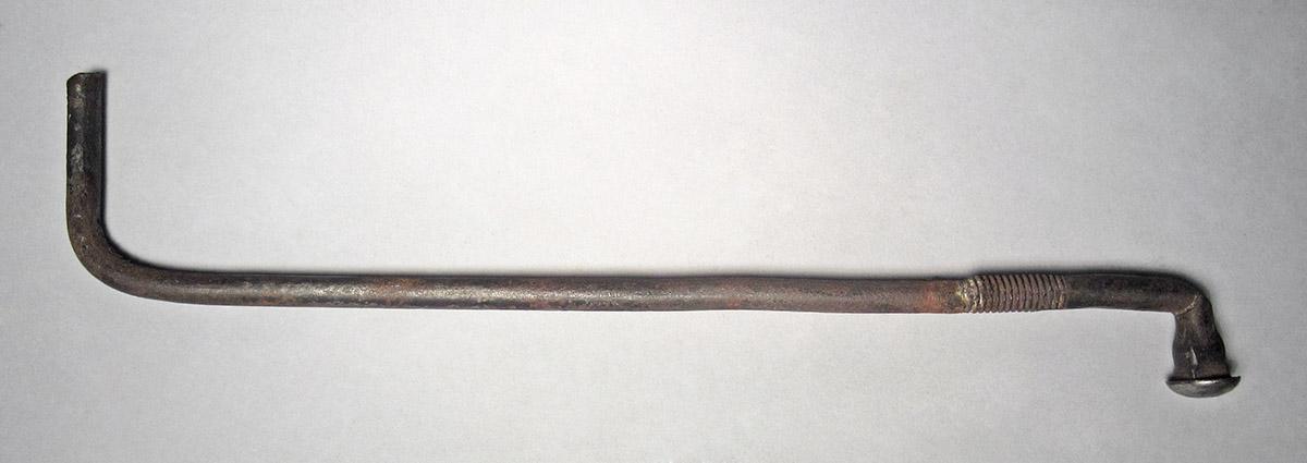1986.0050.697, Shaping tool, side 1