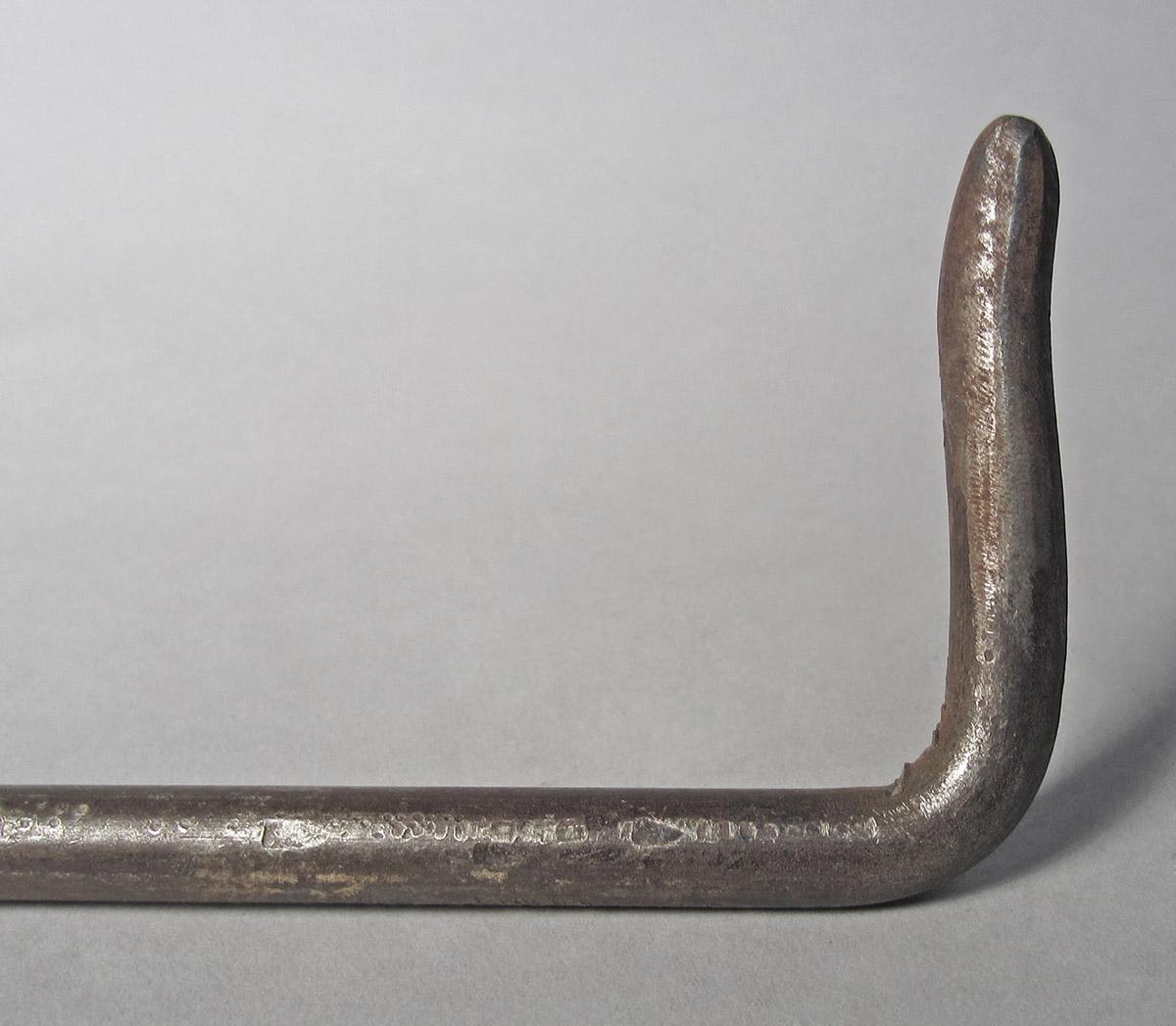 1986.0050.698, Shaping tool, end 2