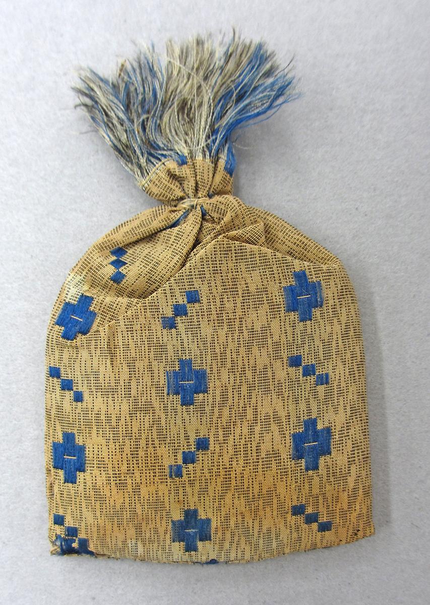2015.0009.024 Pincushion, reverse