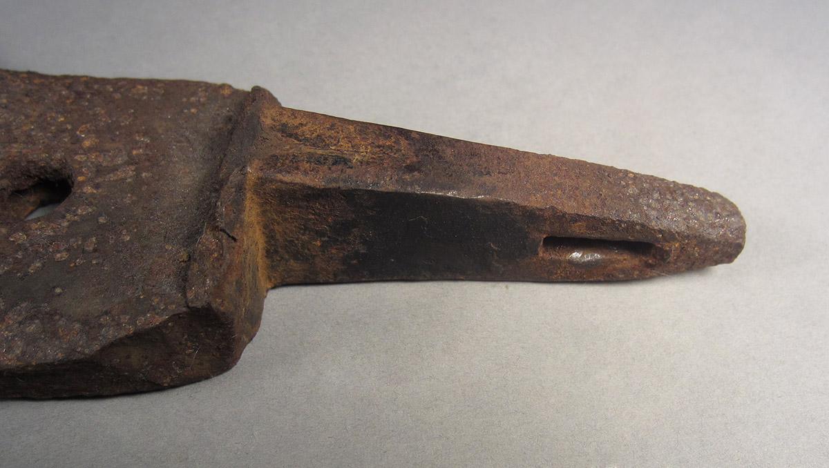 1960.0029 B, Bench vise, bracket end detail