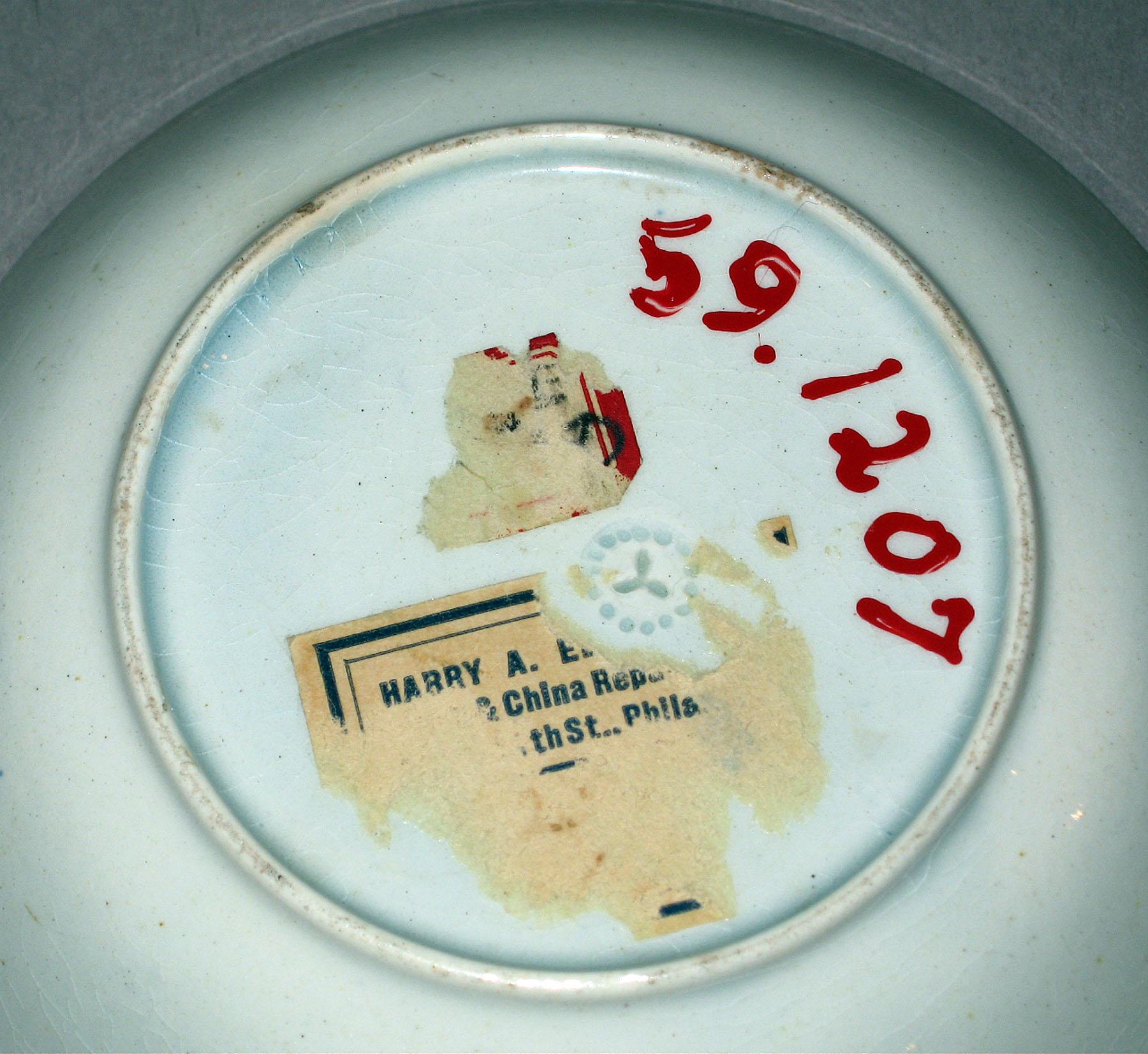 1959.1207 Pearlware saucer (mark)