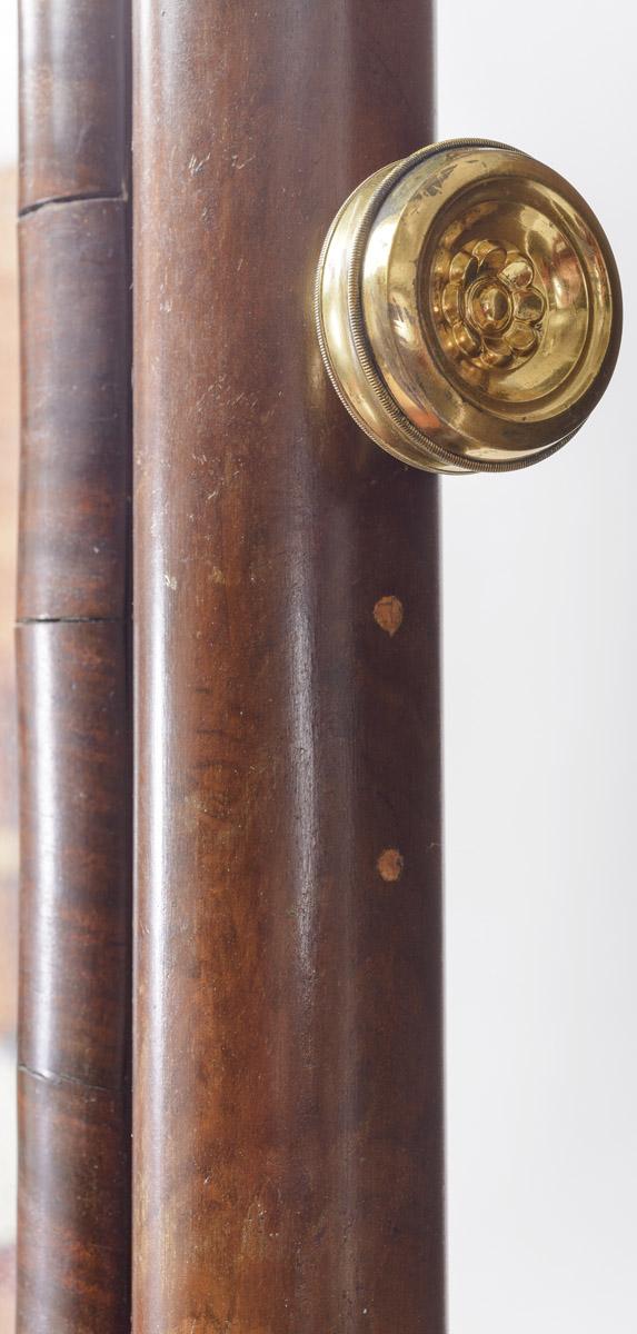 2015.0005 Bureau, detail 1