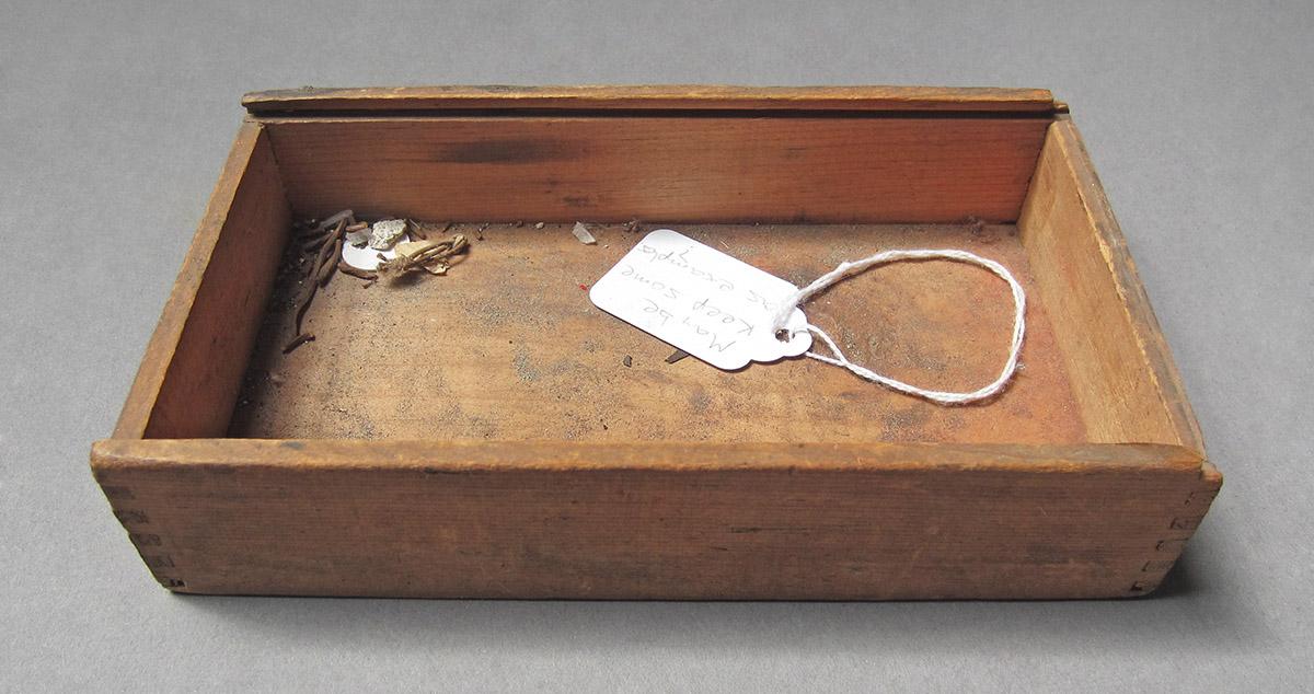 1969.9047, Clock movement, box angle