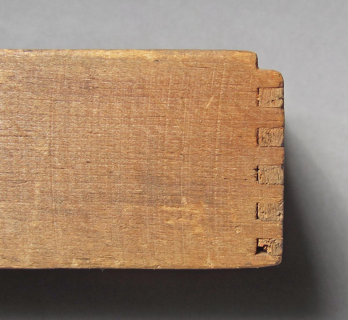 1969.9047, Clock movement, box dovetail