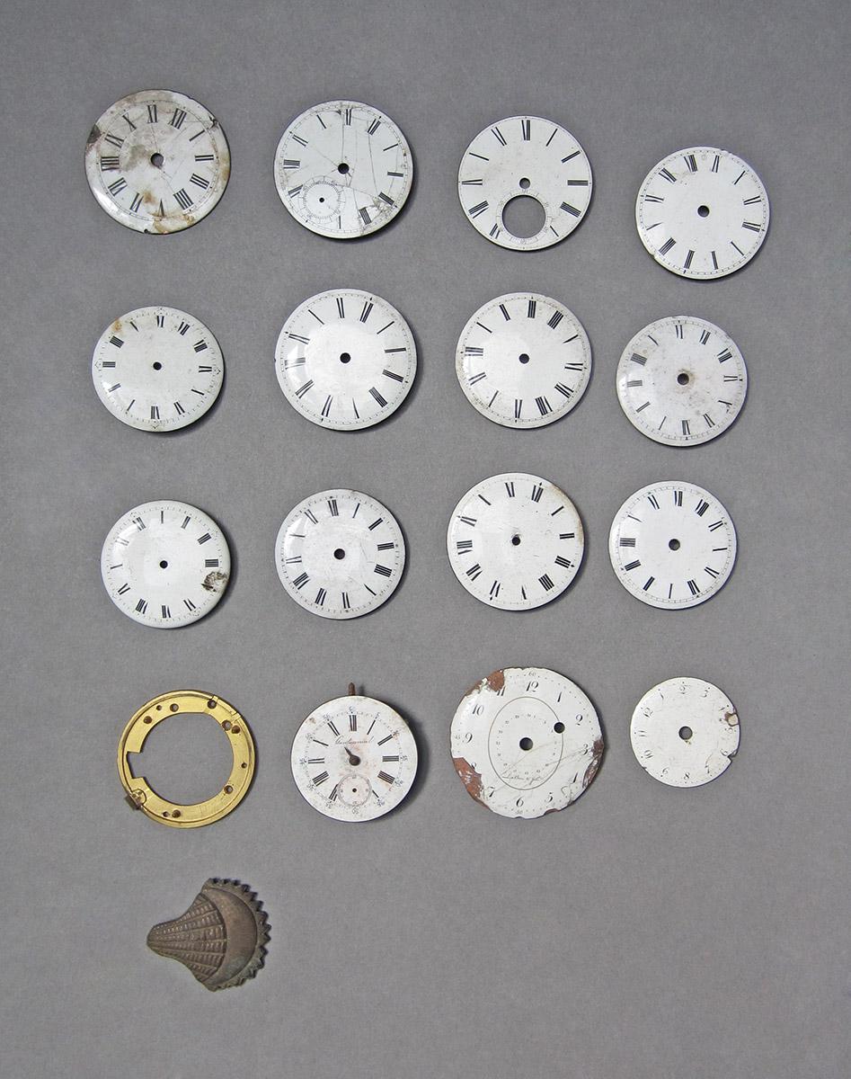 1969.9047, Clock movement, faces