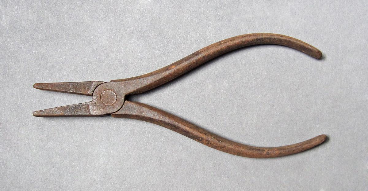 1969.9057, Pliers, open