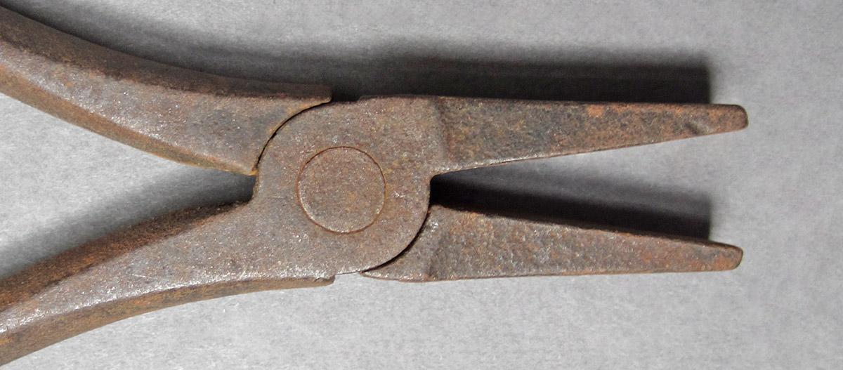 1969.9057, Pliers, jaws side 1