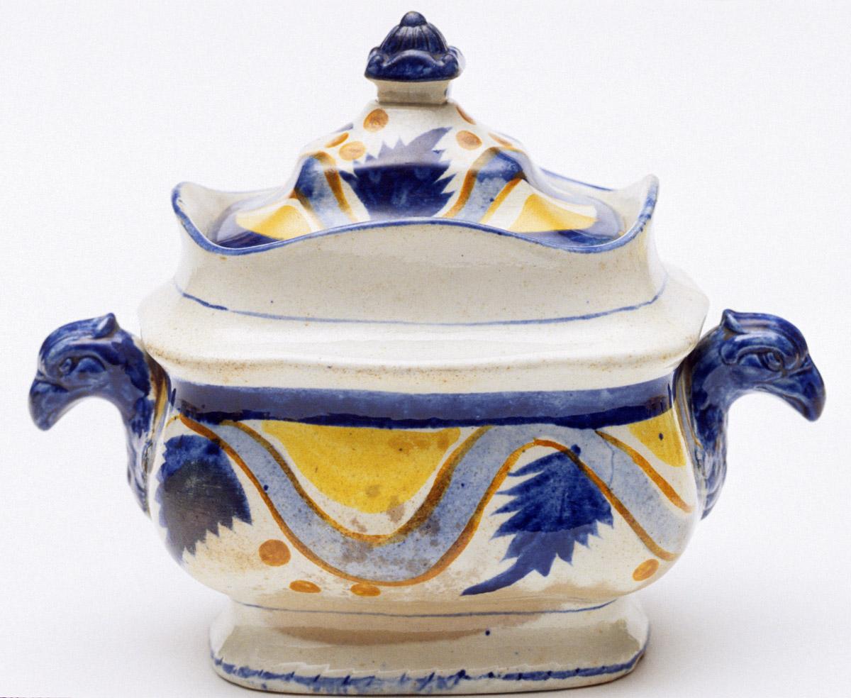 1959.1231 A, B Pearlware sugar bowl