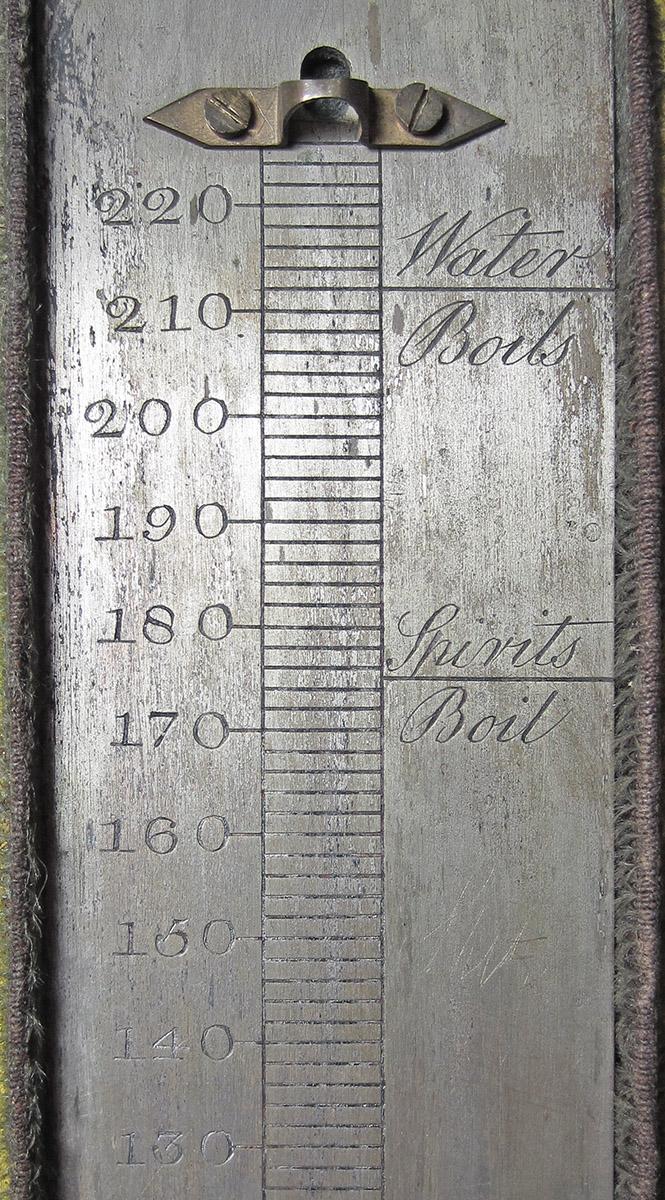 1969.9069, Thermometer case, plate detail 2