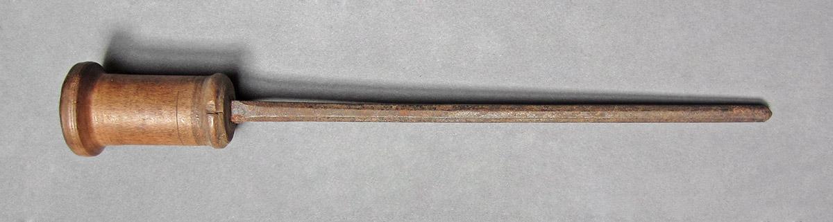 1969.9070, Lathe tool, side 1