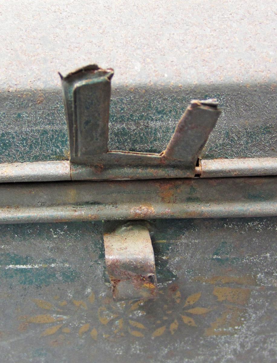 1969.9071, Box, latch detail