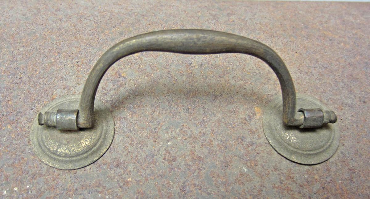 1969.9071, Box, handle detail