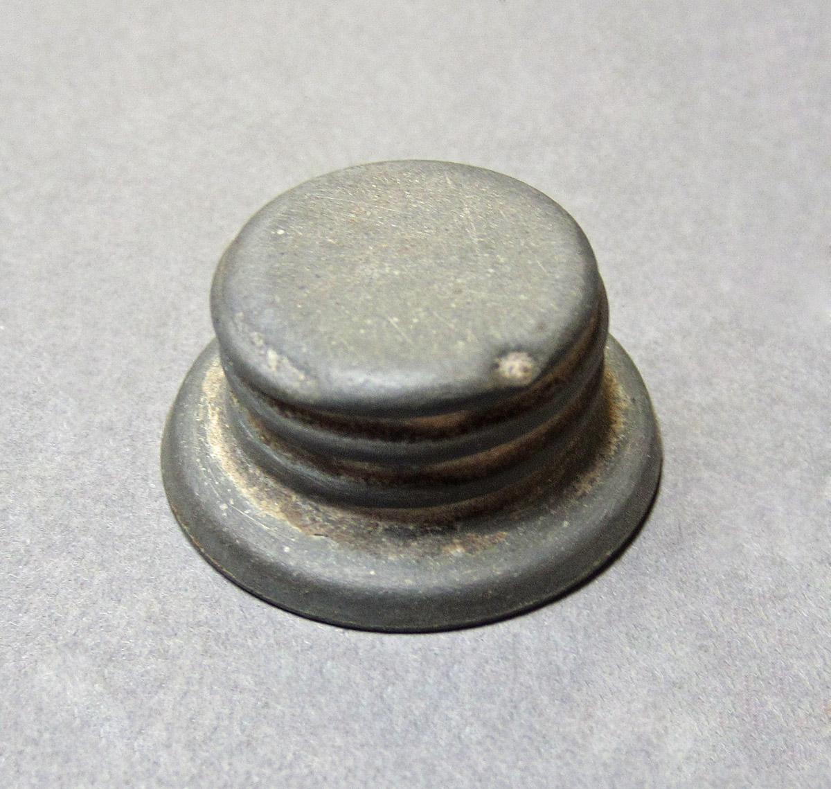 1969.9072, Oil can, lid