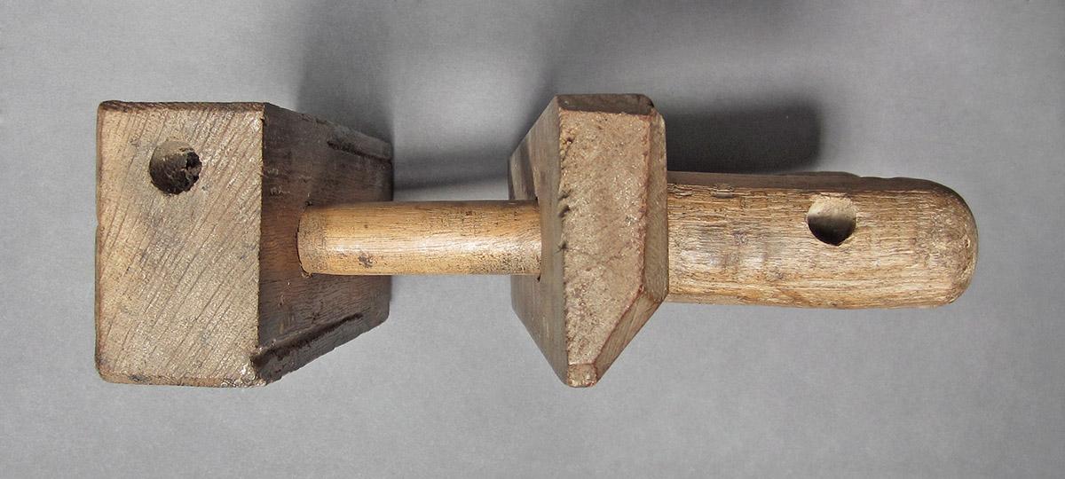 1969.9075, Clamp, side 2