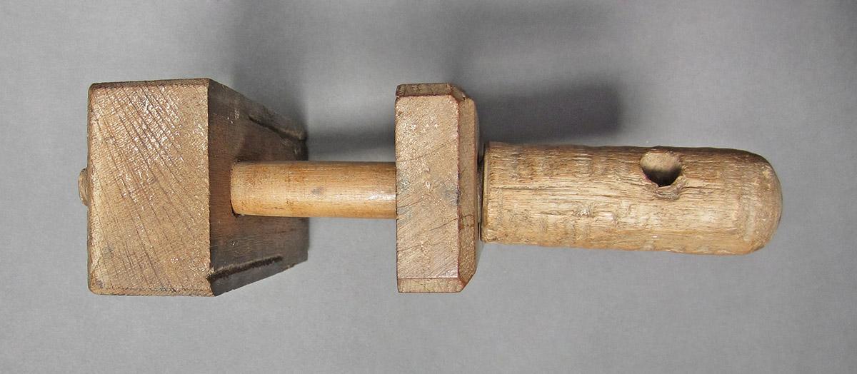 1969.9075, Clamp, side 3
