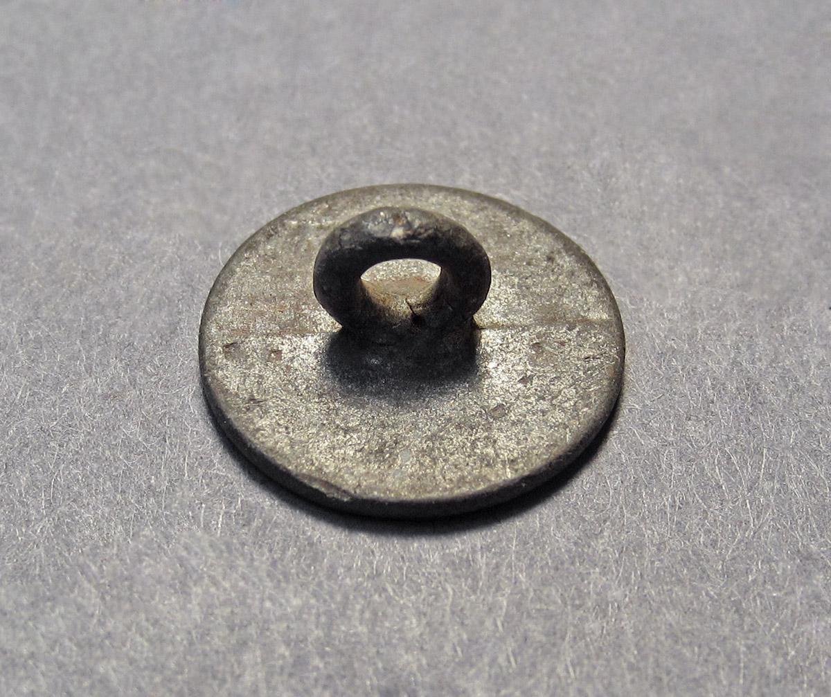 1969.9076, Button, side 2