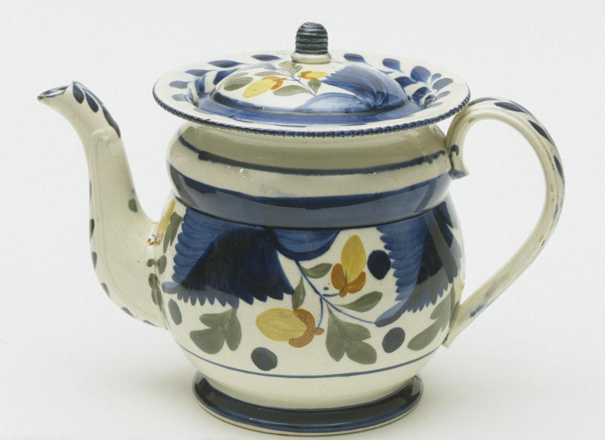 1959.1233 A, B Pearlware teapot