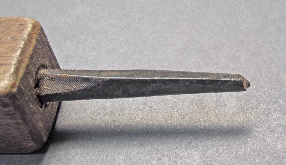 1969.9085, Bit, tip