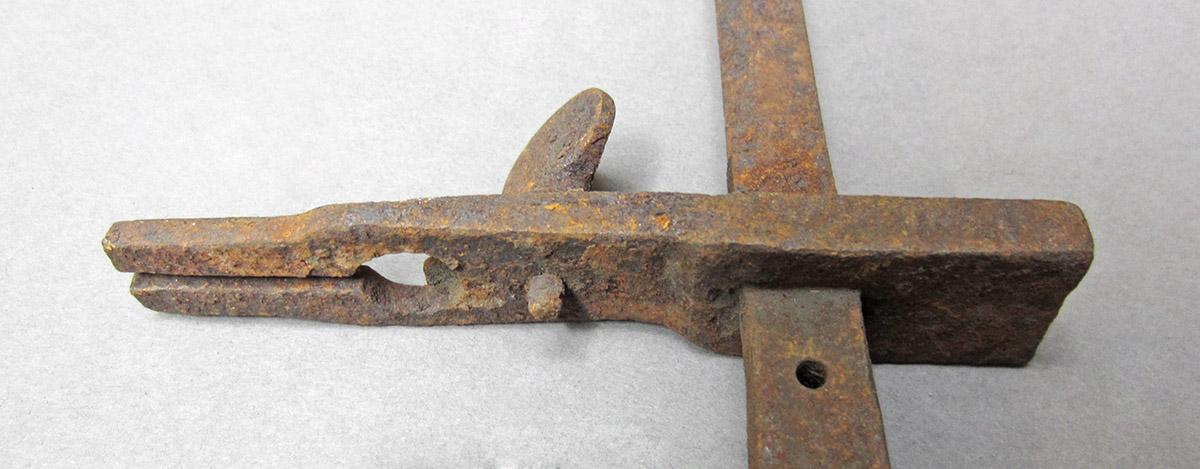 1969.9105, Lathe tool, piece 2 side 1