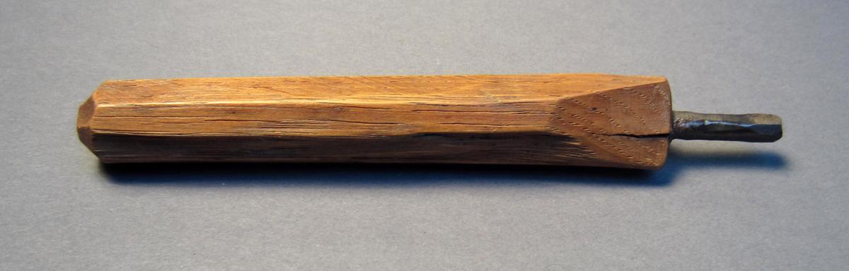 1969.9132 Tool, View 1