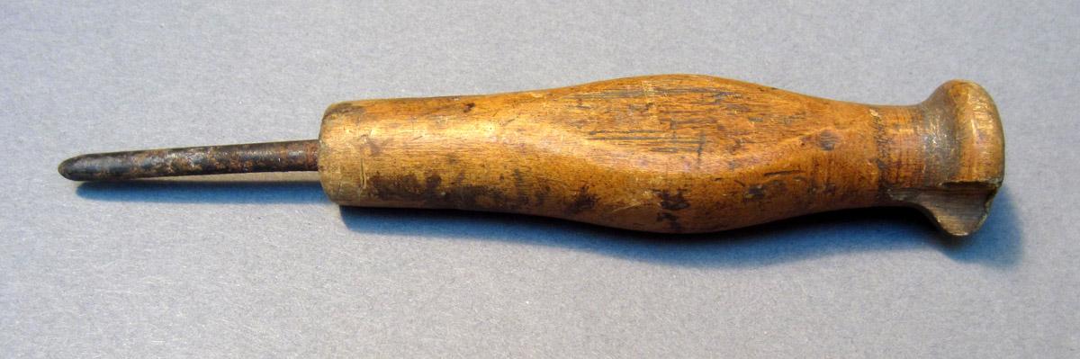 1969.9135 Awl, View 2