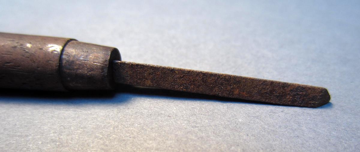 1969.9138 File, Handle