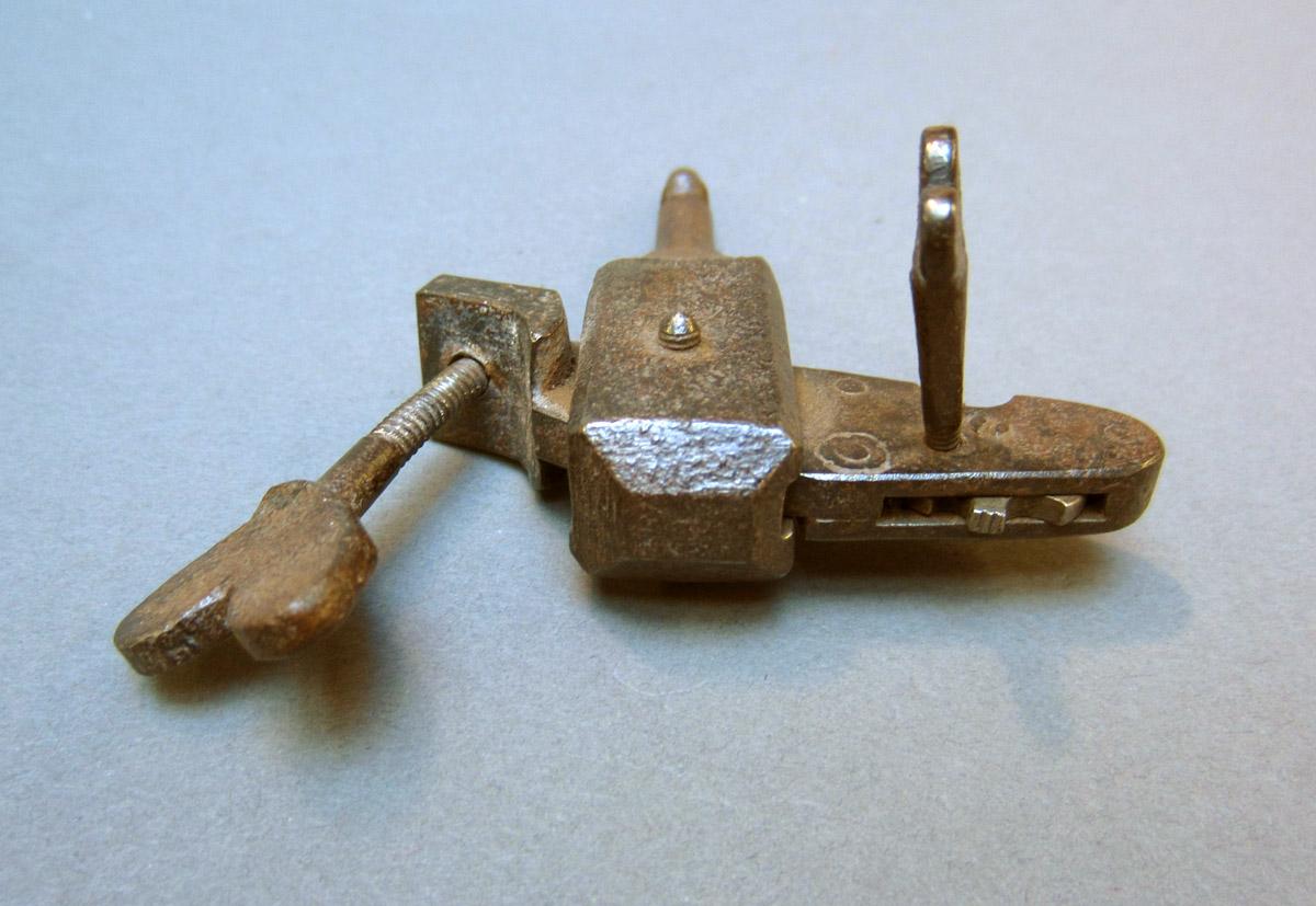 1969.9143 Fragment, View 4