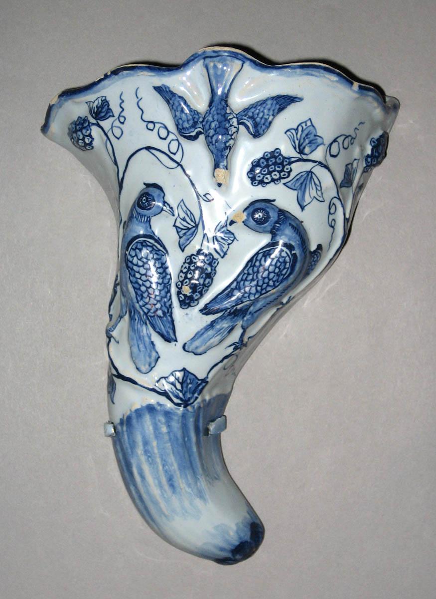 1953.0173.001 A Delft wall pocket