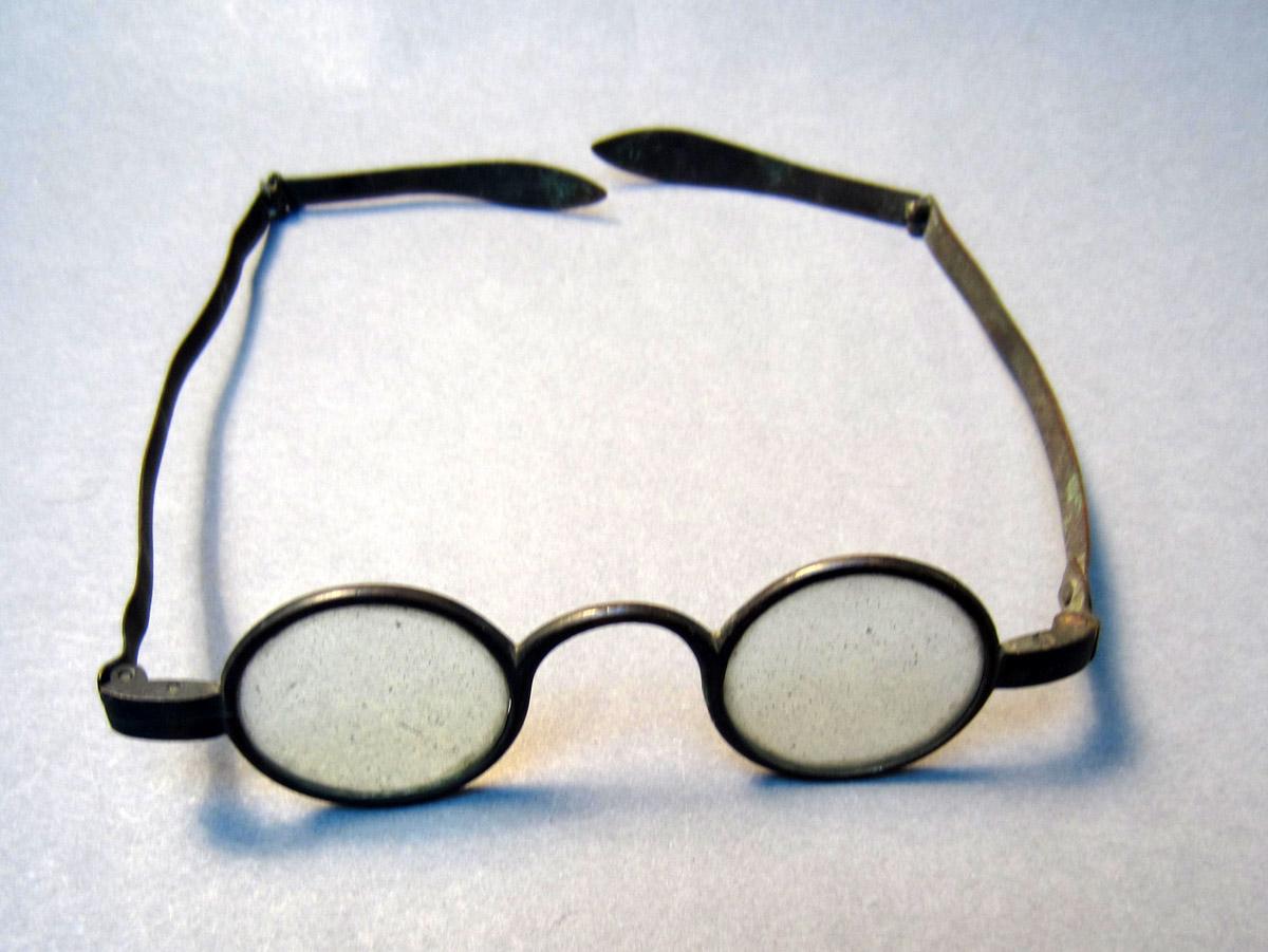 1969.9156 Eyeglasses, Full