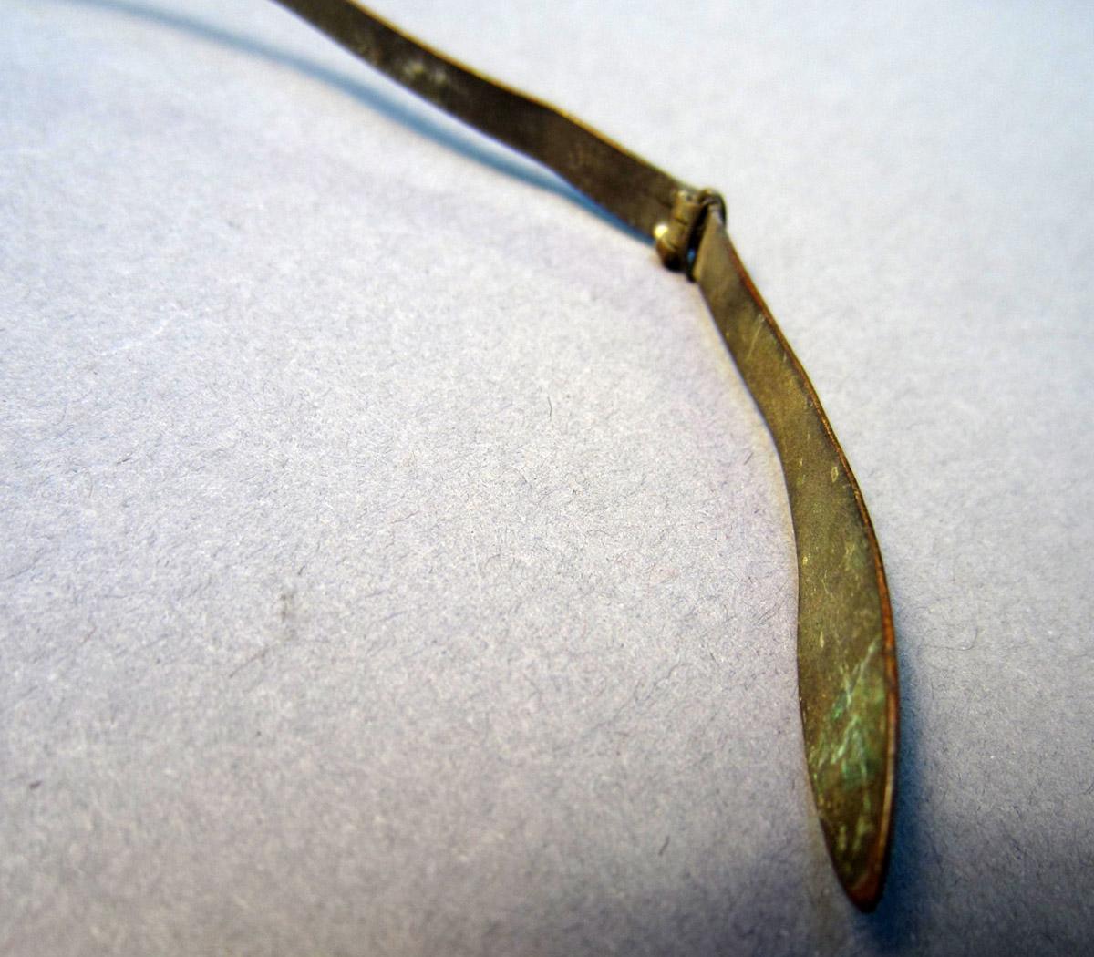 1969.9156 Eyeglasses, Hinge