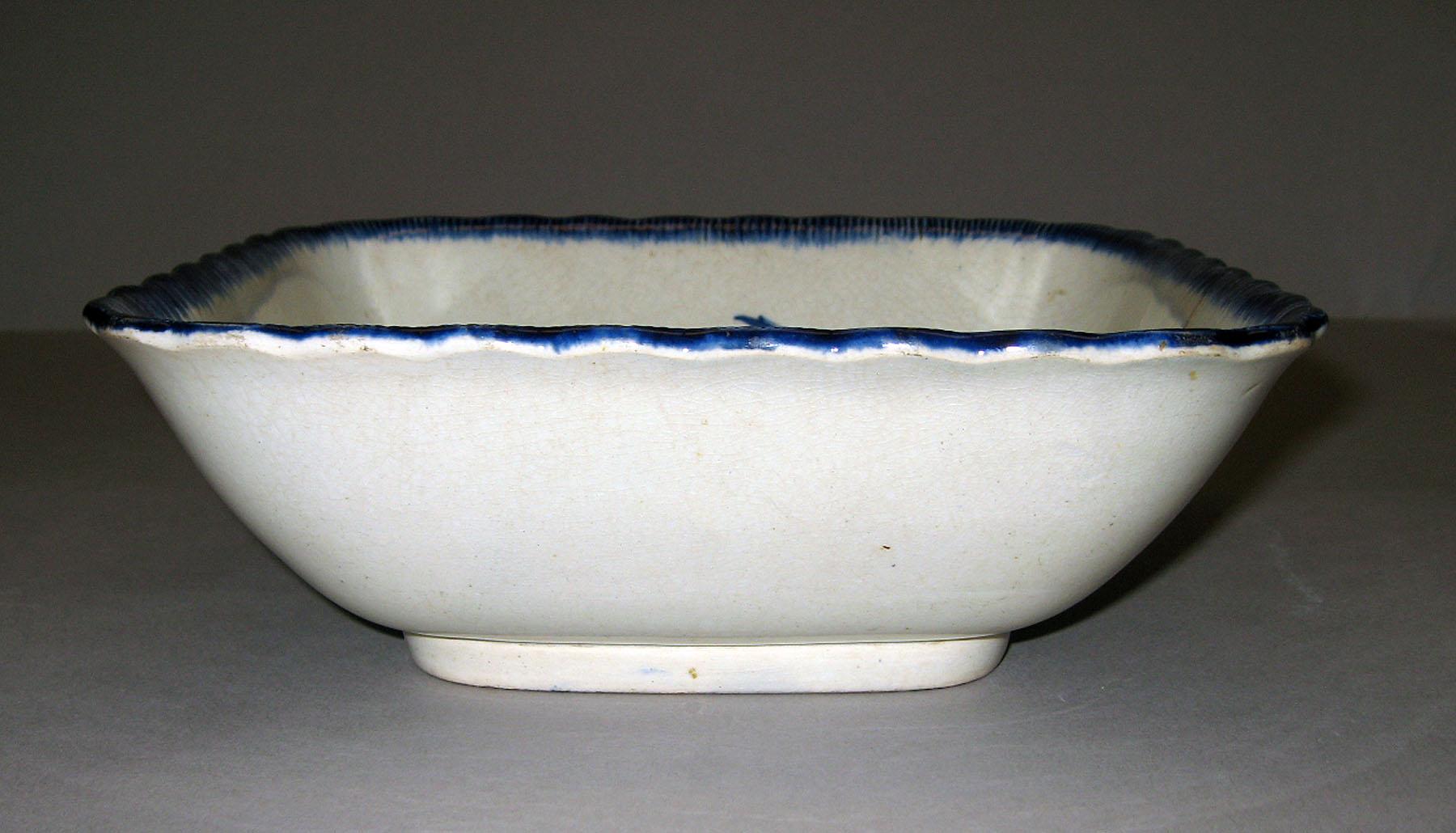 1959.1240 Pearlware dish (profile)