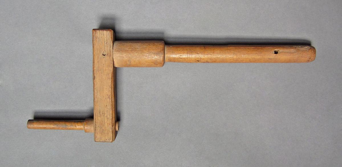 1969.9180, Handle, side 1