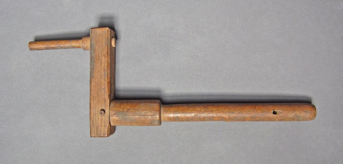 1969.9180, Handle, side 2