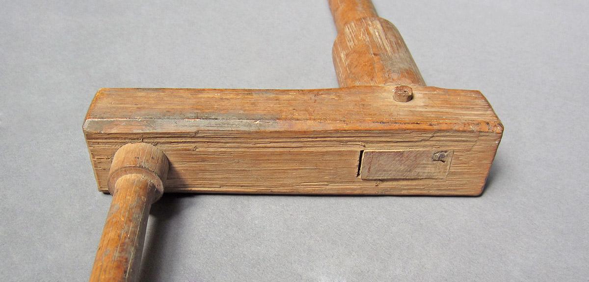 1969.9180, Handle, angle 1