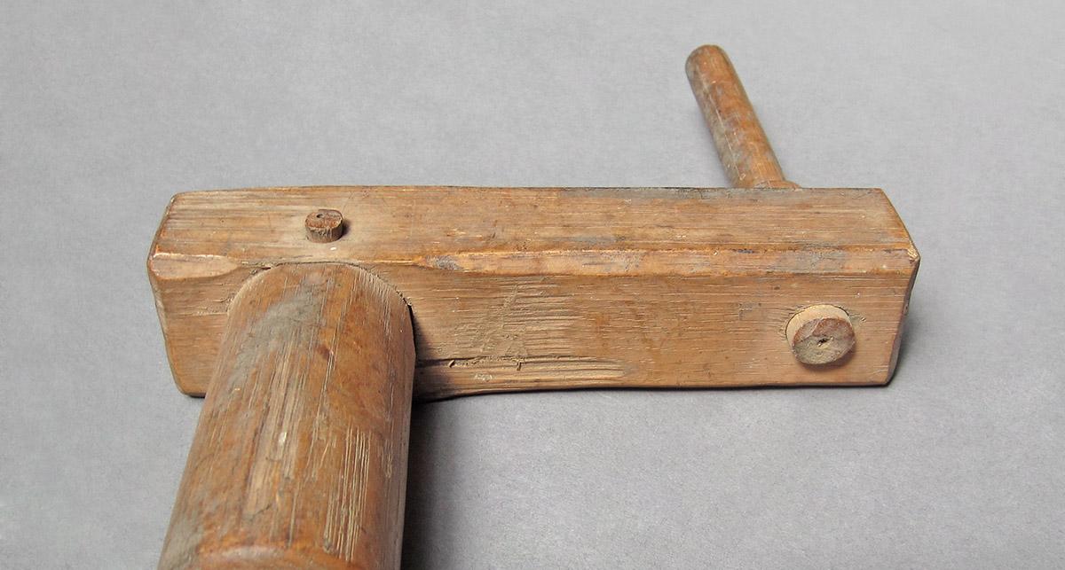 1969.9180, Handle, angle 2