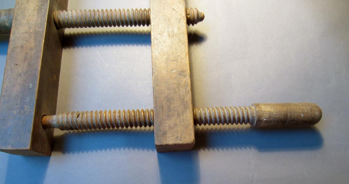 1969.9188 Clamp, Threads