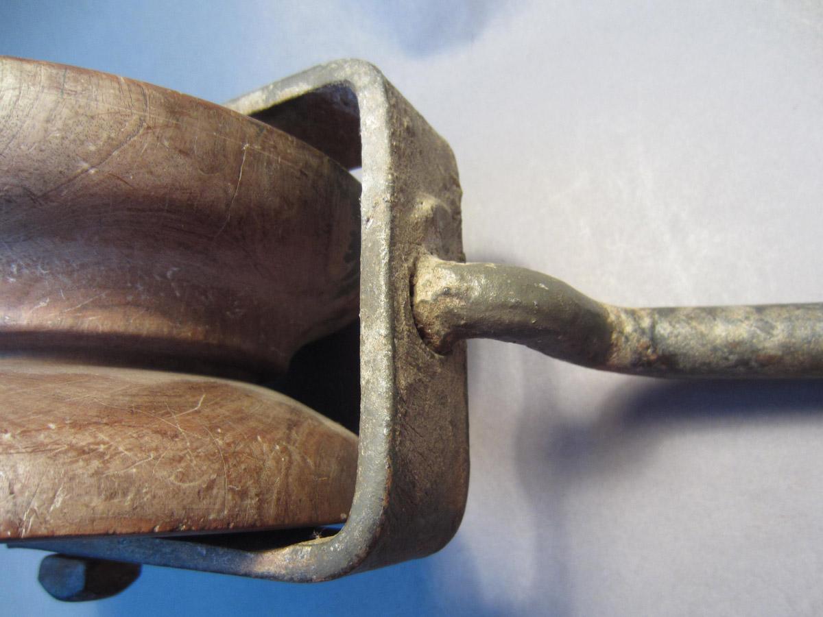 1969.9190 Pulley, Detail