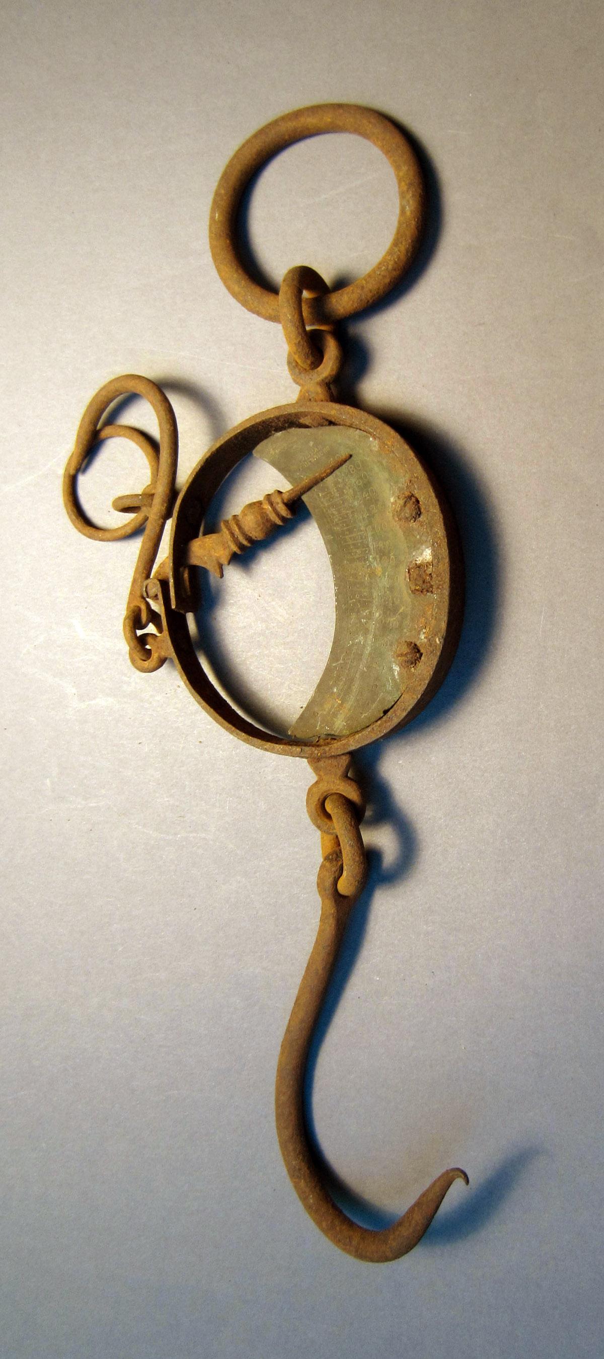 1969.9203 Hanging scale, Side