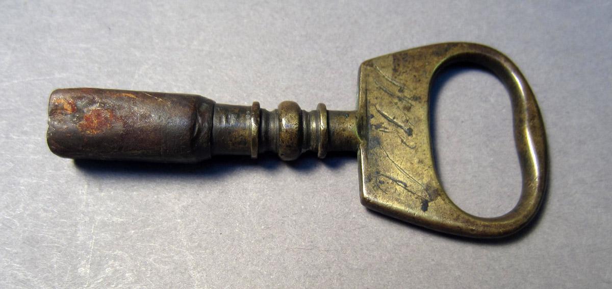 1969.9207 Clock winding key, View 1